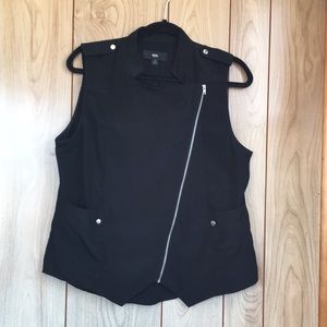 Black Zip-up Vest